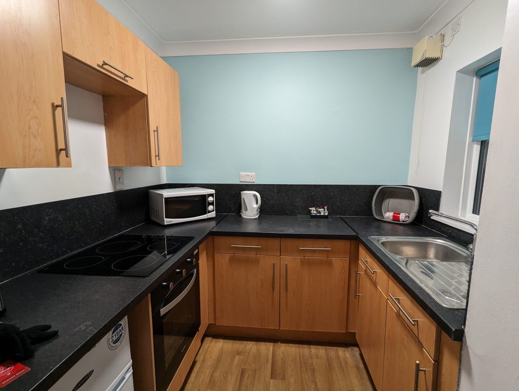 butlins bognor regis, accommodation photos, new style silver apartments, review, oyster bay, frugal mum, kitchen, photo
