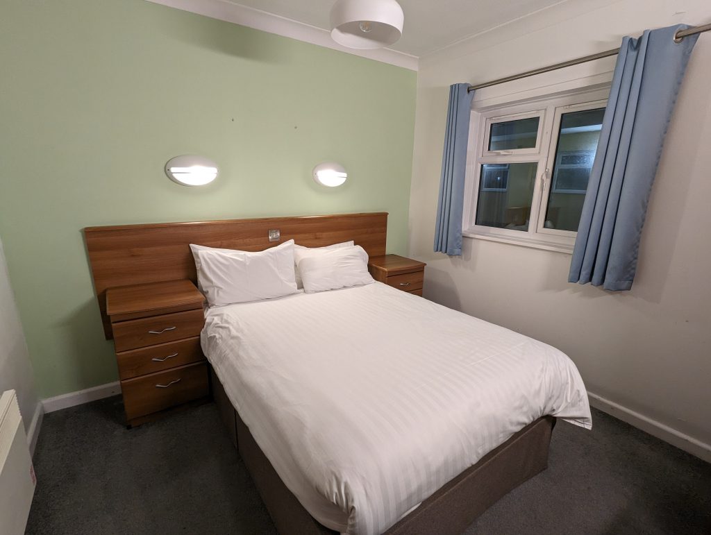 butlins bognor regis, accommodation photos, new style silver apartments, review, oyster bay, frugal mum, bedroom, photo