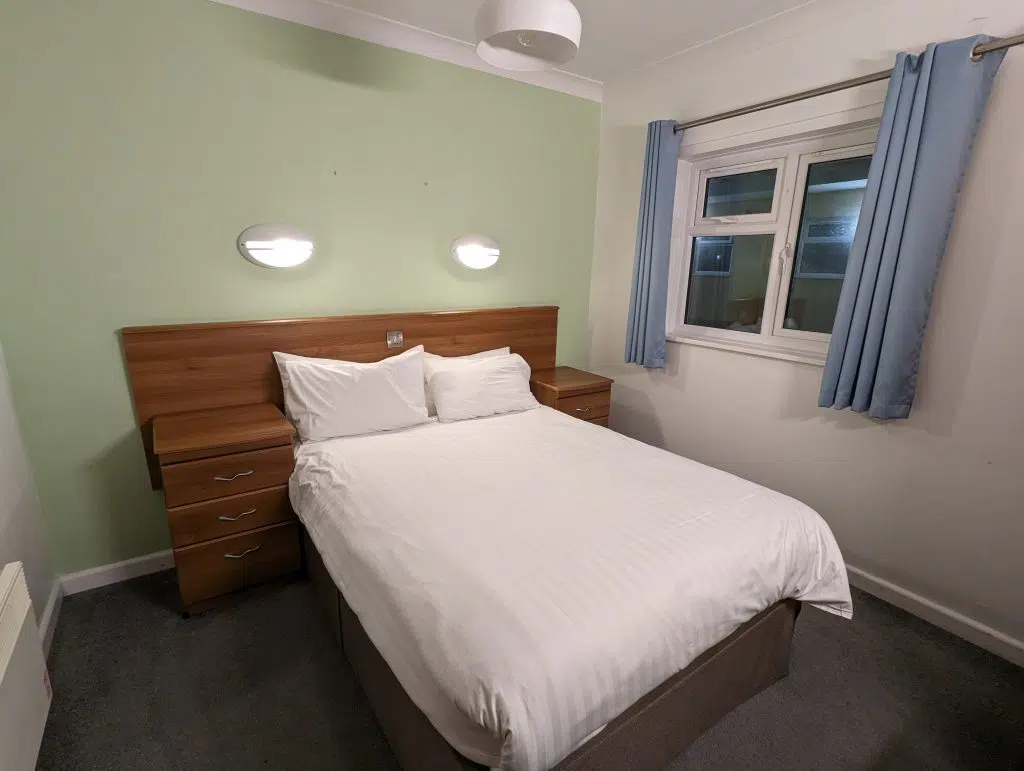 butlins bognor regis, accommodation photos, new style silver apartments, review, oyster bay, frugal mum, bedroom, photo