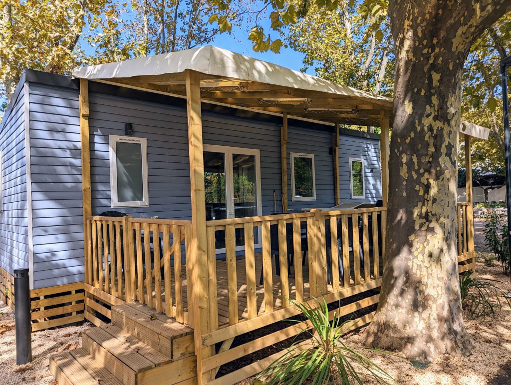 How to road trip on a budget in Europe, the ultimate family guide, frugal mum tips travelling with kids, holiday home photo eurocamp