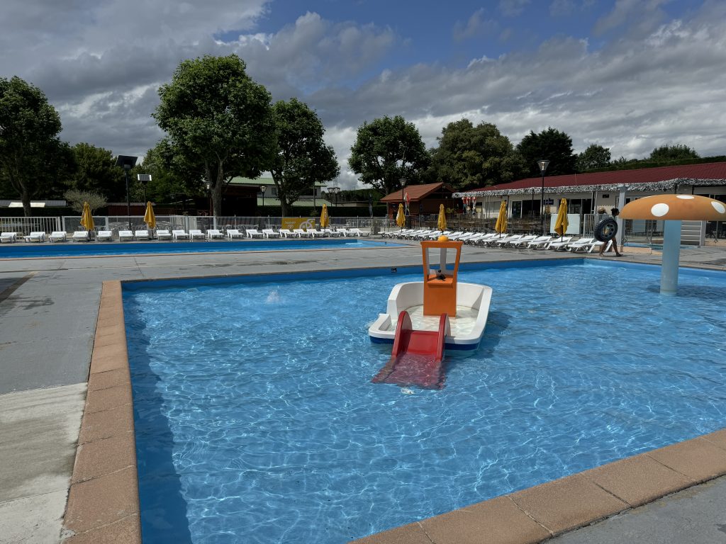 Eurocamp Holiday Review, Chateau de Galaure Campsite, France, frugal mum review, photo of baby pool