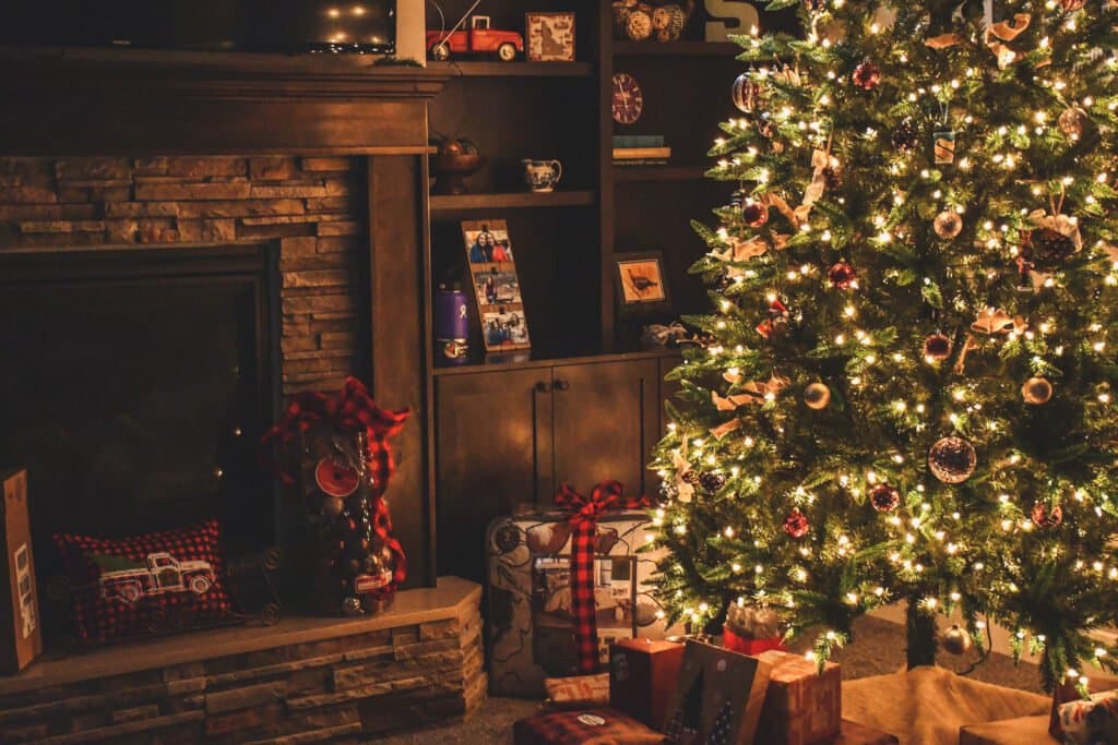 christmas tree with gifts , frugal mum, simple frugal living tips