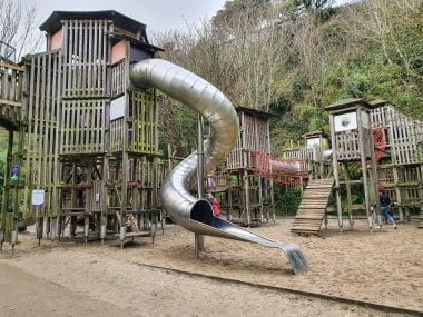 Free Day Out with the Kids, Lower Leas Coastal Park, Folkestone, Kent, Frugal mum children playing in park