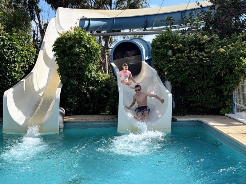 How to travel on a budget with kids in the school holidays, frugal mum guide