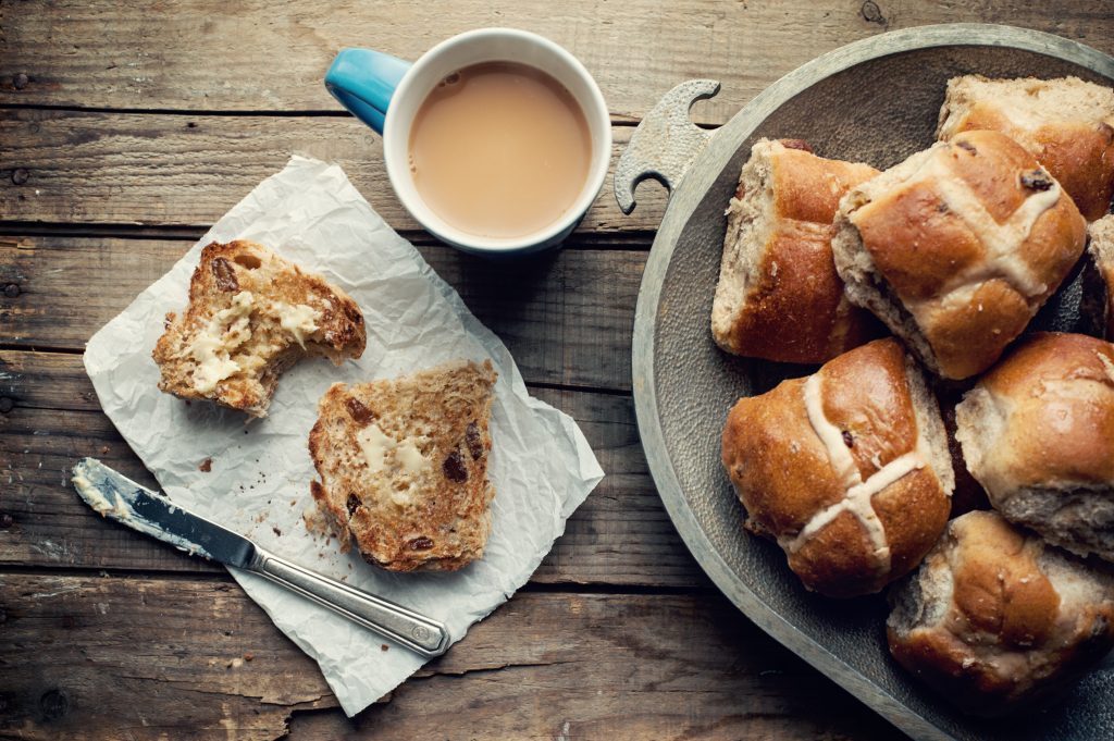 easter activities, 5 cheap and easy Easter baking recipes for kids, hot cross buns