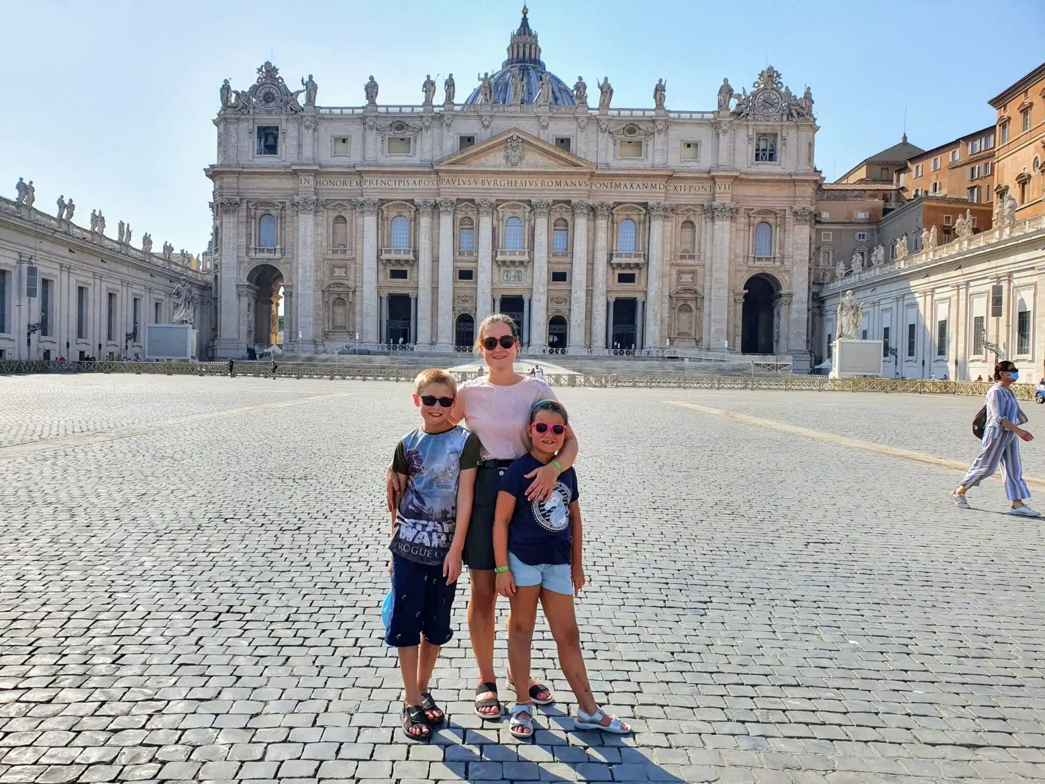 How to home educate on a budget, UK discounts, freebies & tips for travel, resources & days out guide, photo of frugal mum children in Rome