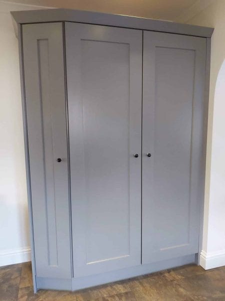 paint kitchen cupboards, frugal mum step by step guide, before and after photo, farrow and ball, moles breath