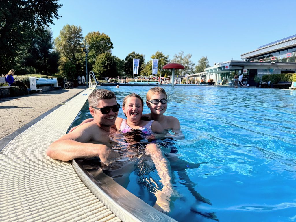 Germany with Kids, The best things to do in Lindau, Bavaria, frugal mum guide, photo of Freibad Aquamarin Wasserburg swimming pool