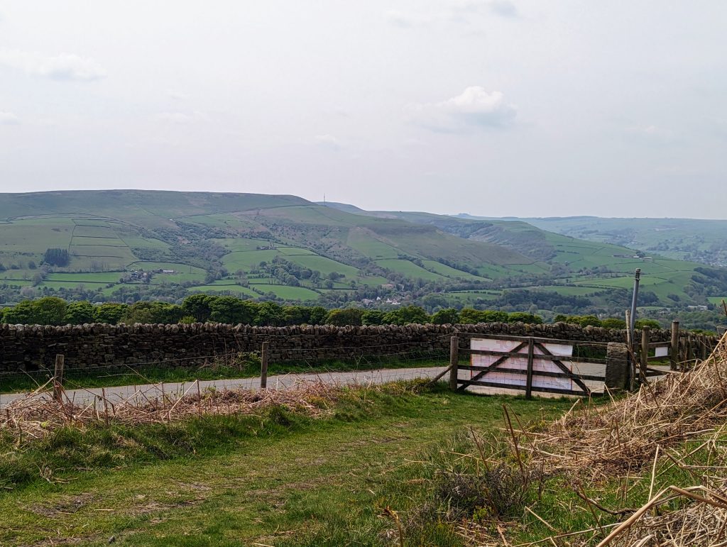 peak district with kids, bamford edge, photo, free family day out, frugal mum, uk staycation, hike for view