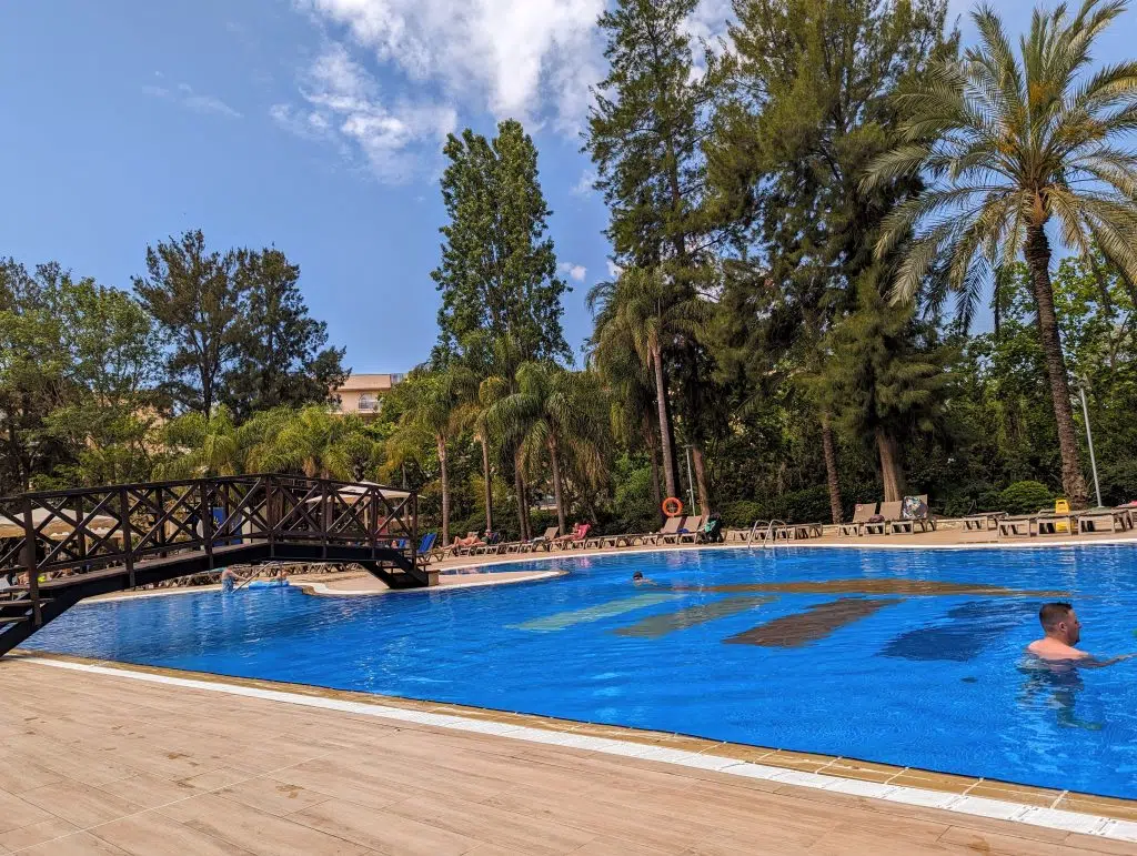 tui money saving tips and guide, discounts deals, villa romana hotel, ohtels, spain, pool, frugal mum photo