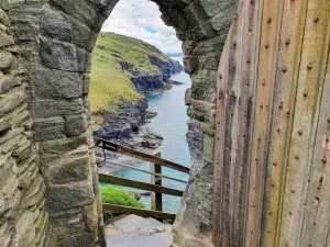 best things to do in Cornwall with kids, frugal mum family holiday itinerary guide