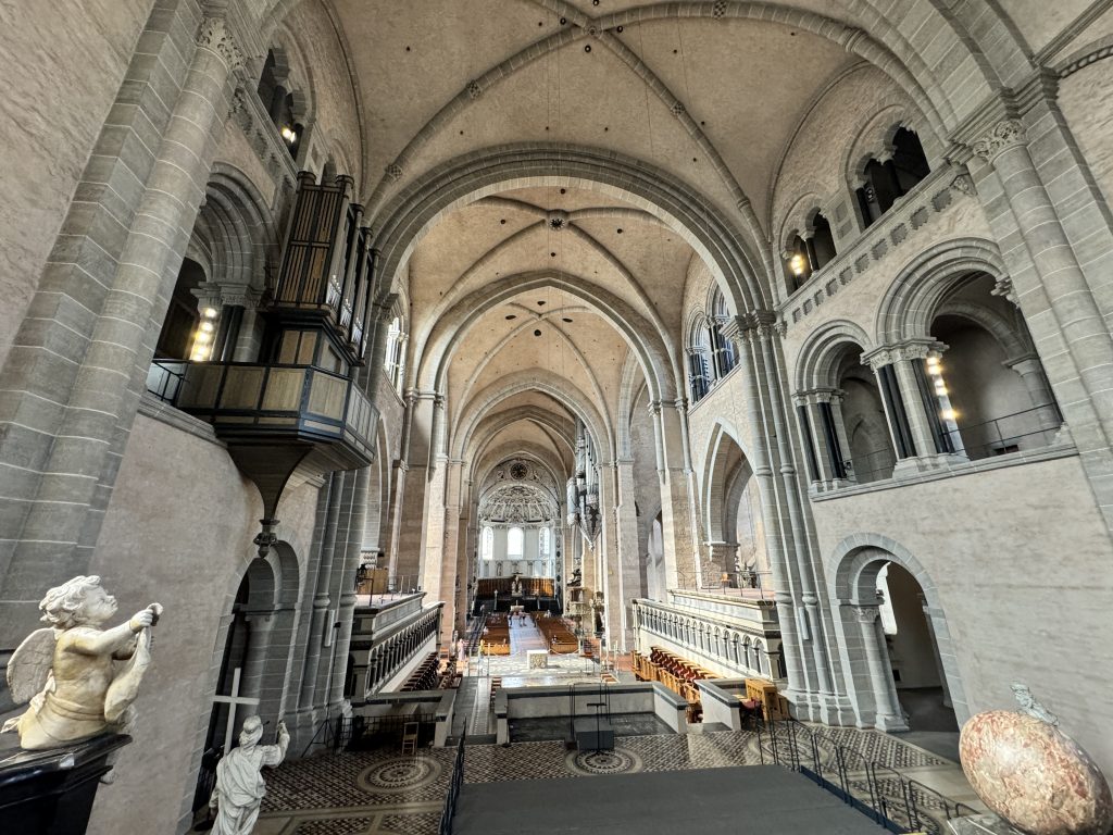 What are the best things to do in Trier with kids, frugal mum photo cathedral