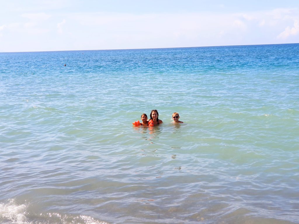 tuscany beach, frugal mum family photo