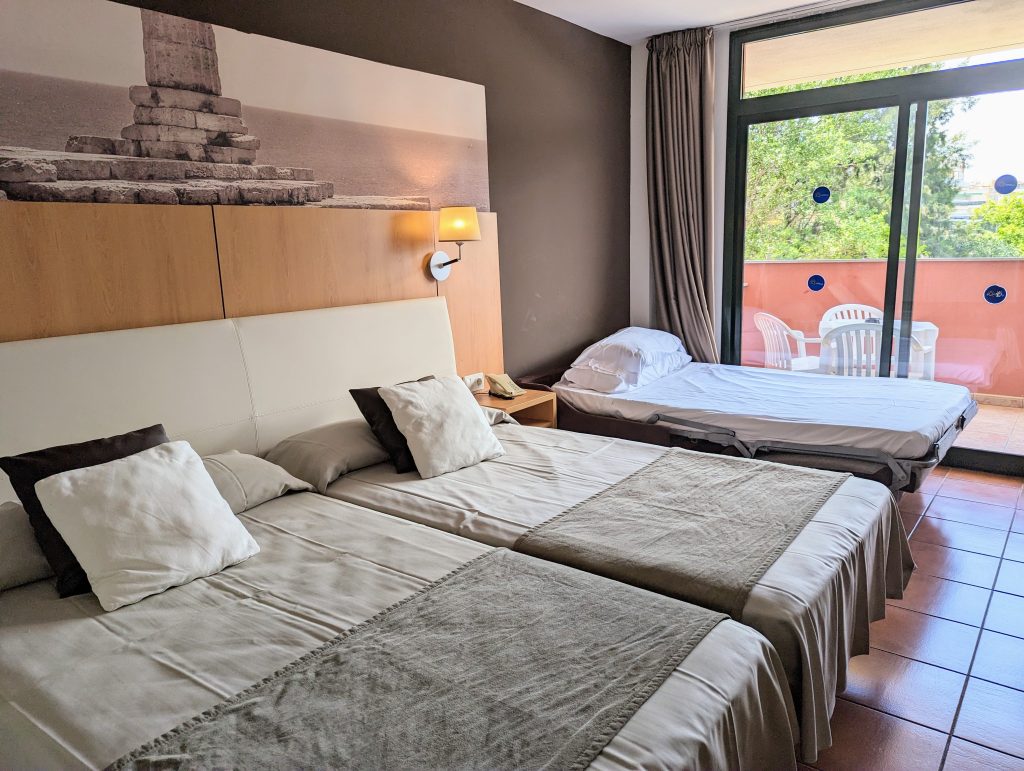 villa romana hotel, ohtels, salou, costa dorada, spain, accommodation, room, frugal mum review photo