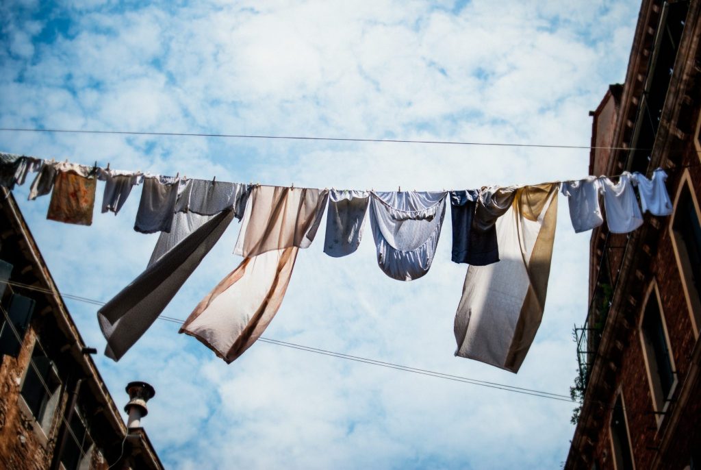 Family Frugal Living Guide, simple tips to save you money, frugal mum guide, photo of washing on line